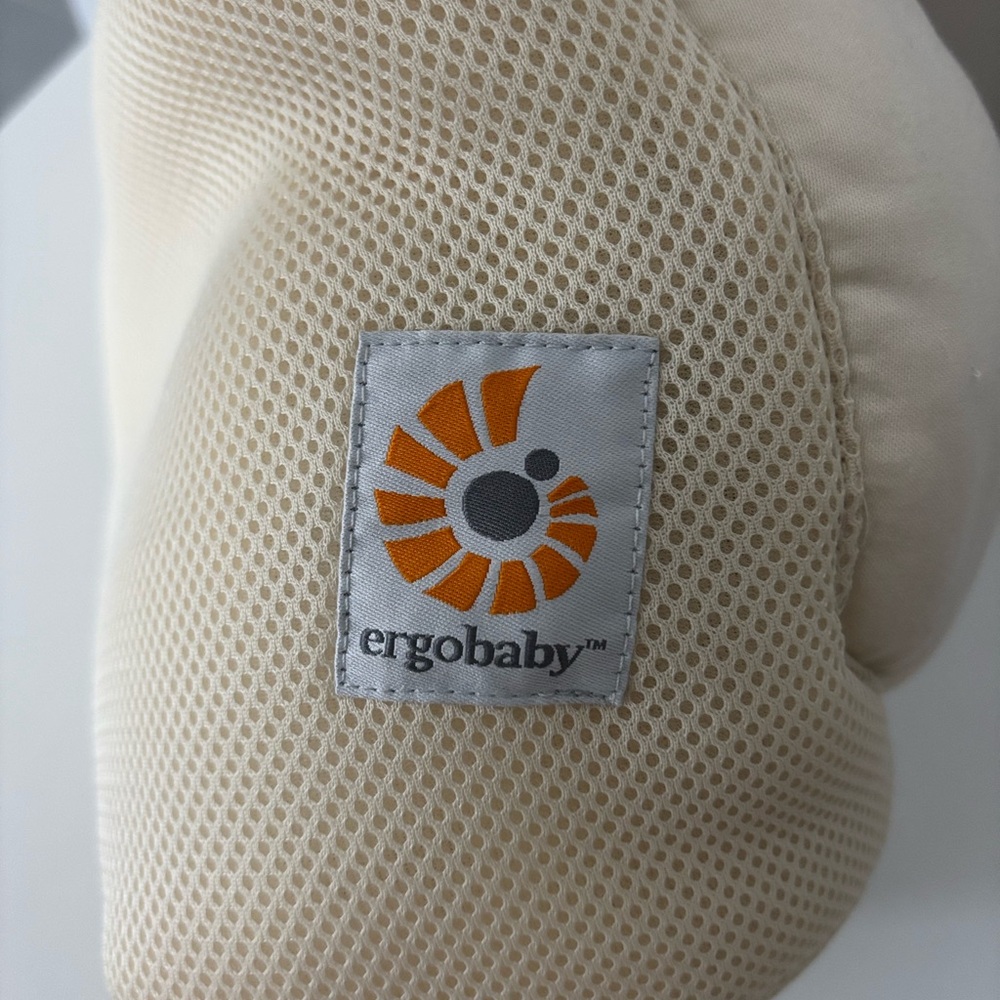 Ergobaby Infant Insert - Picture 6 of 6